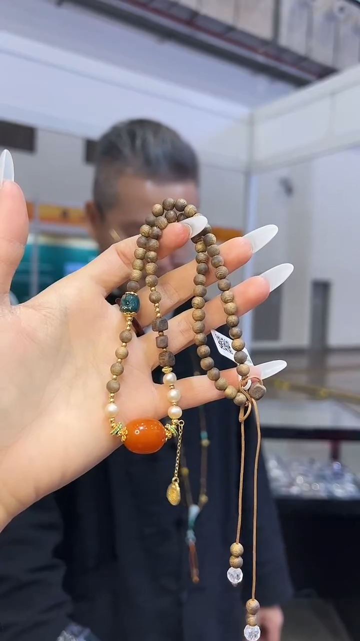 沉香手串【展会现场】7mm圆珠双圈设计款