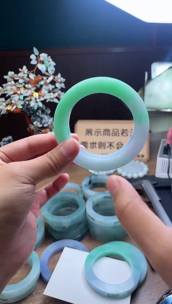 【闪购商品】定制翡翠手镯未镶嵌定制