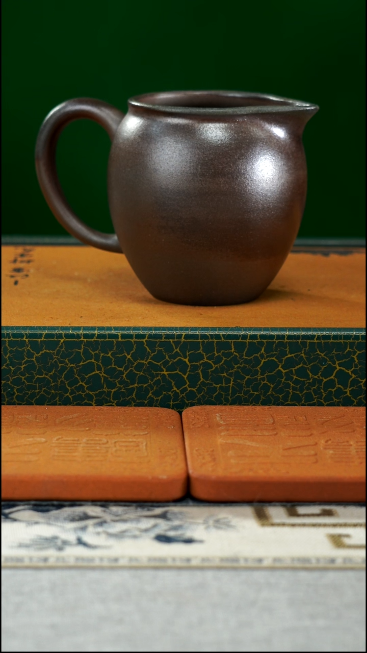 茶壶紫砂用****7黑墩头公道杯柴烧