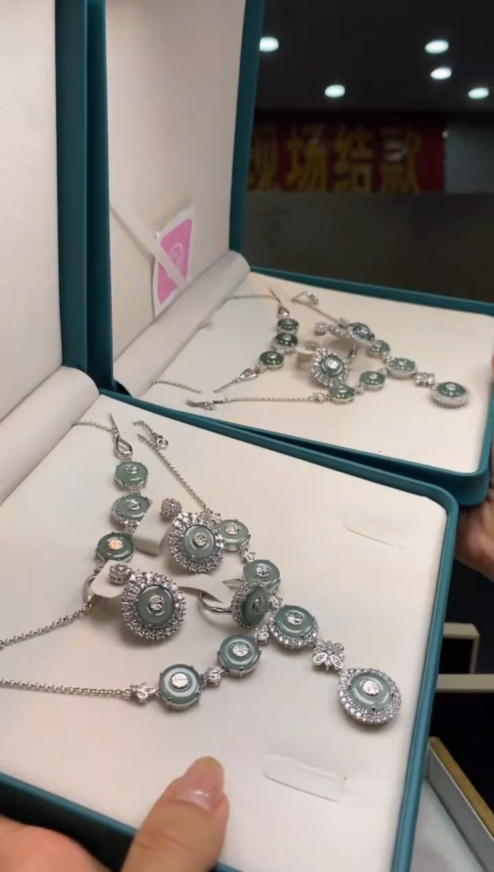 【闪购商品】翡翠颈饰未镶嵌多样性发货【只发一件】*q80