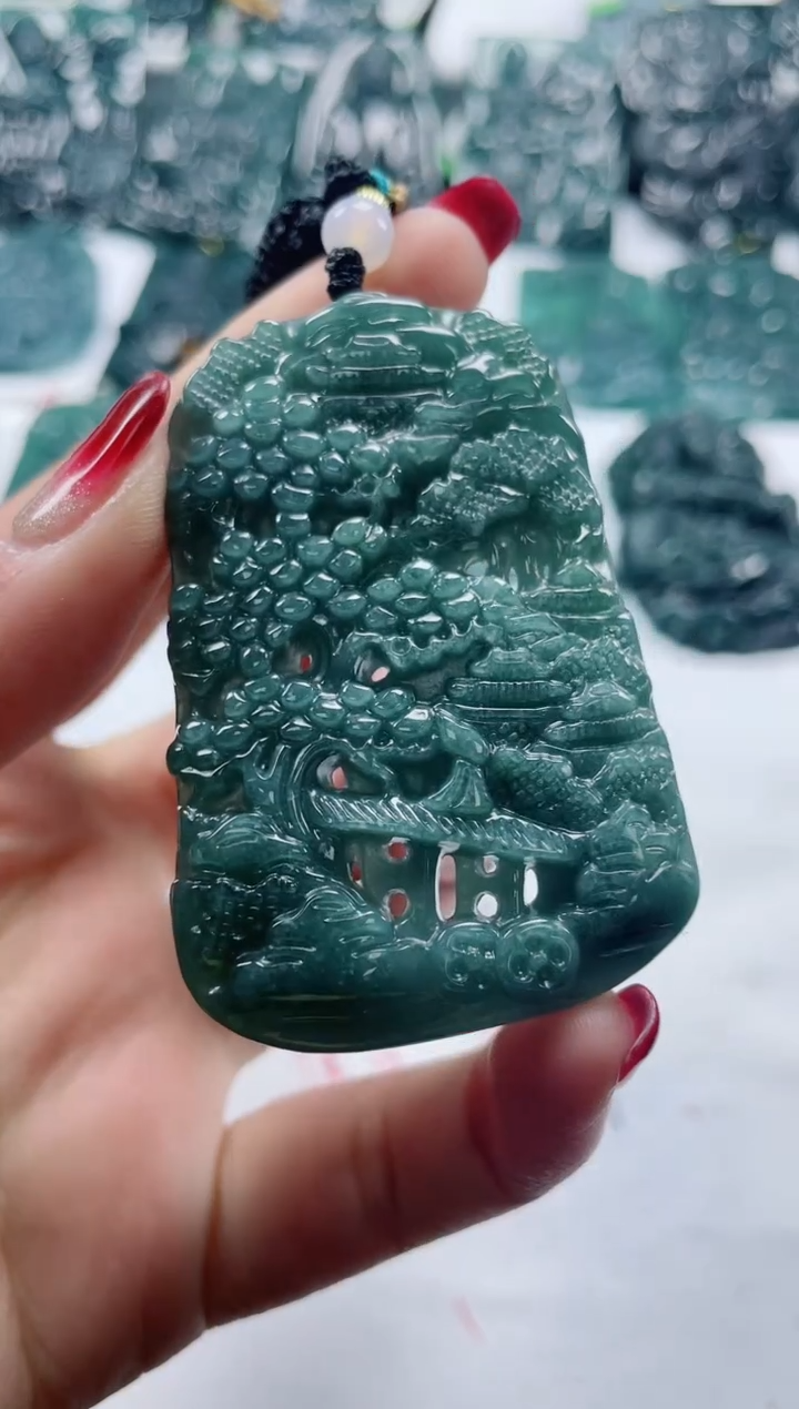 【闪购商品】翡翠颈饰未镶嵌          