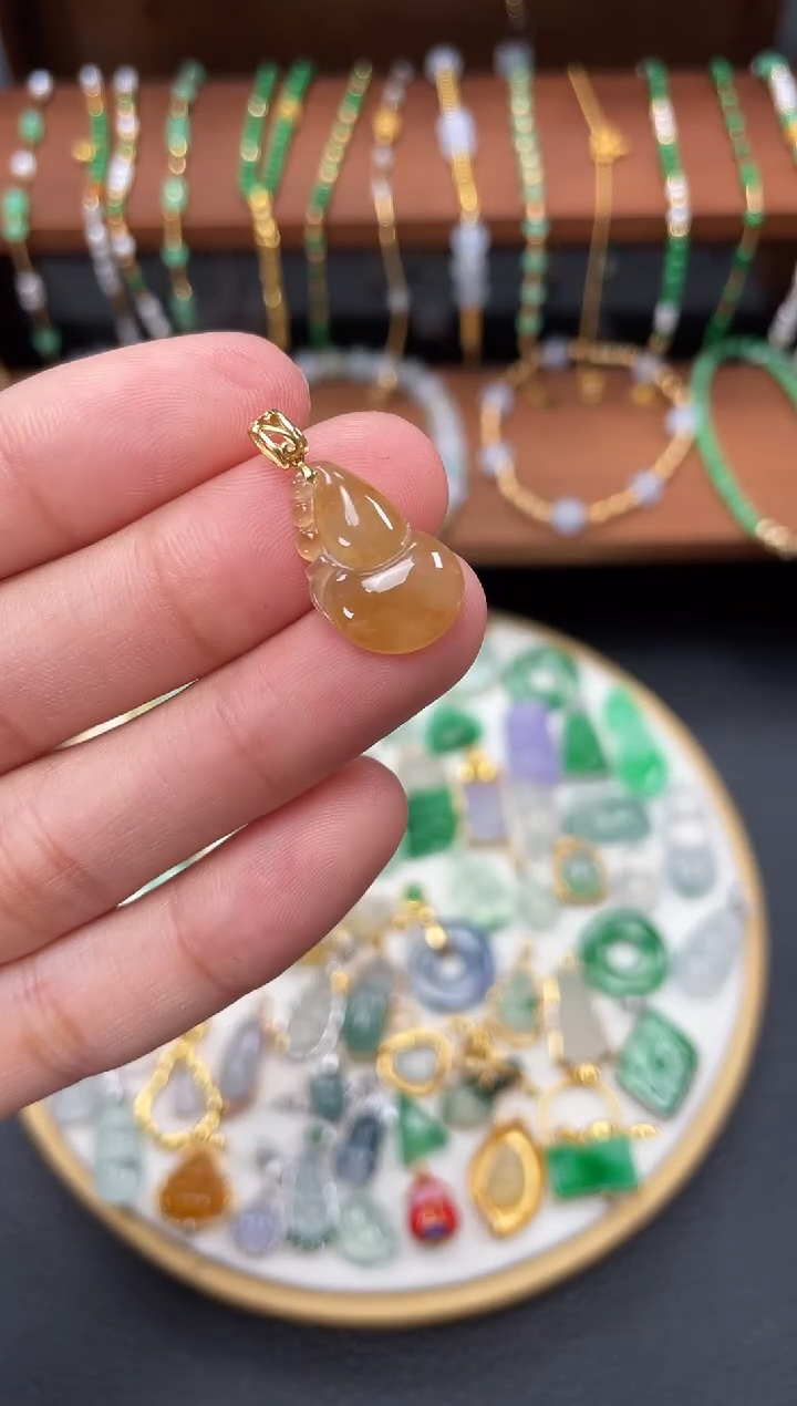 【闪购商品】翡翠吊坠(不含链)18K金镶嵌一个   JK479