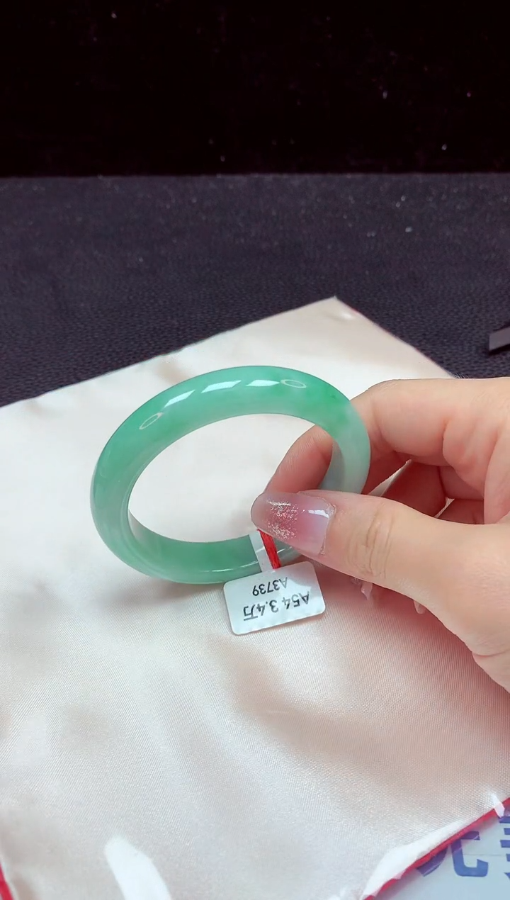 【闪购商品】翡翠手镯未镶嵌镯子54+