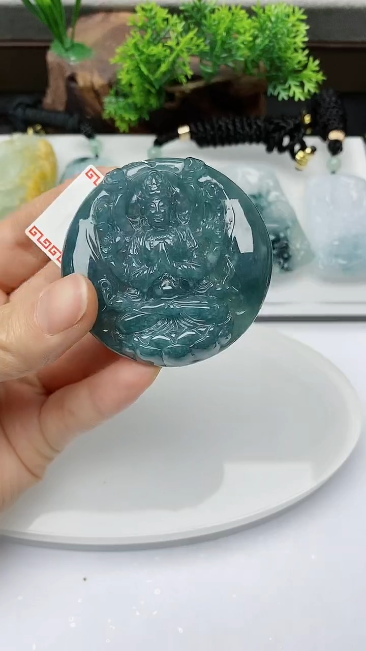 【闪购商品】翡翠颈饰未镶嵌        