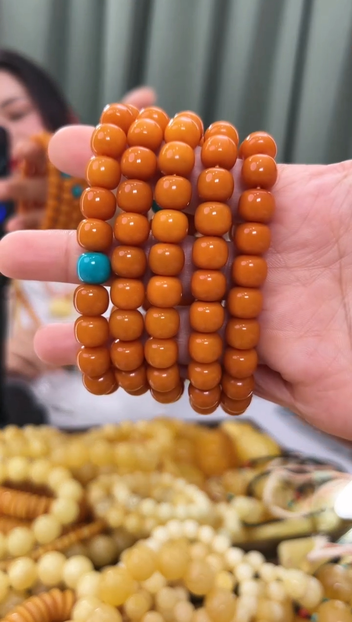 【闪购商品】琥珀裸石未镶嵌蜜蜡手串多样性发其中一件