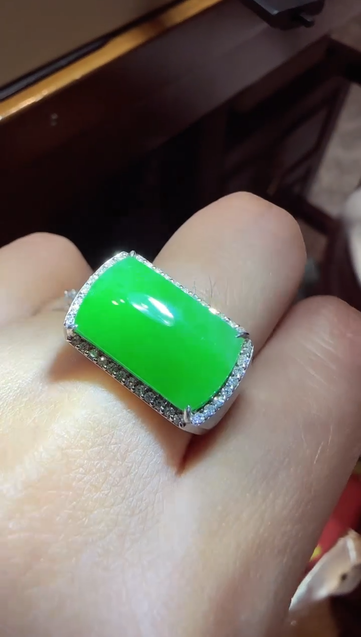 【闪购商品】翡翠戒指18K金镶嵌马鞍