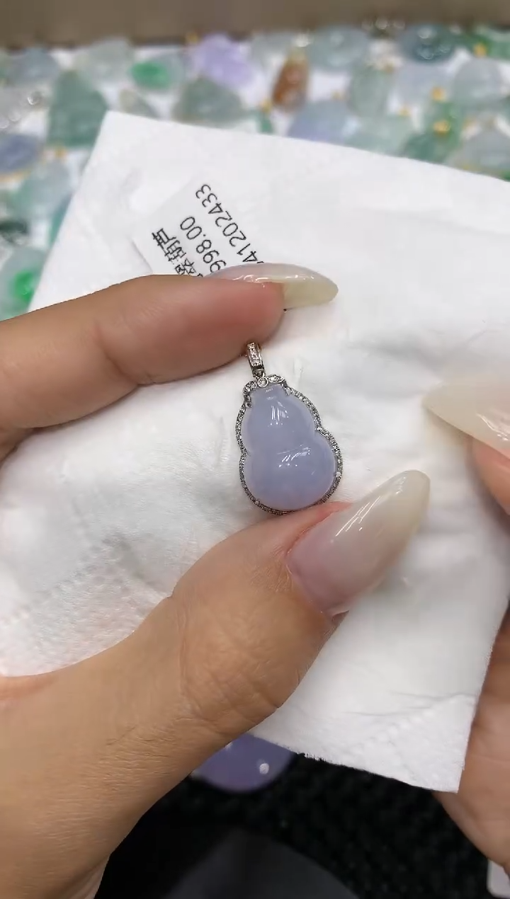 颈饰18K金镶嵌翡翠111111111111