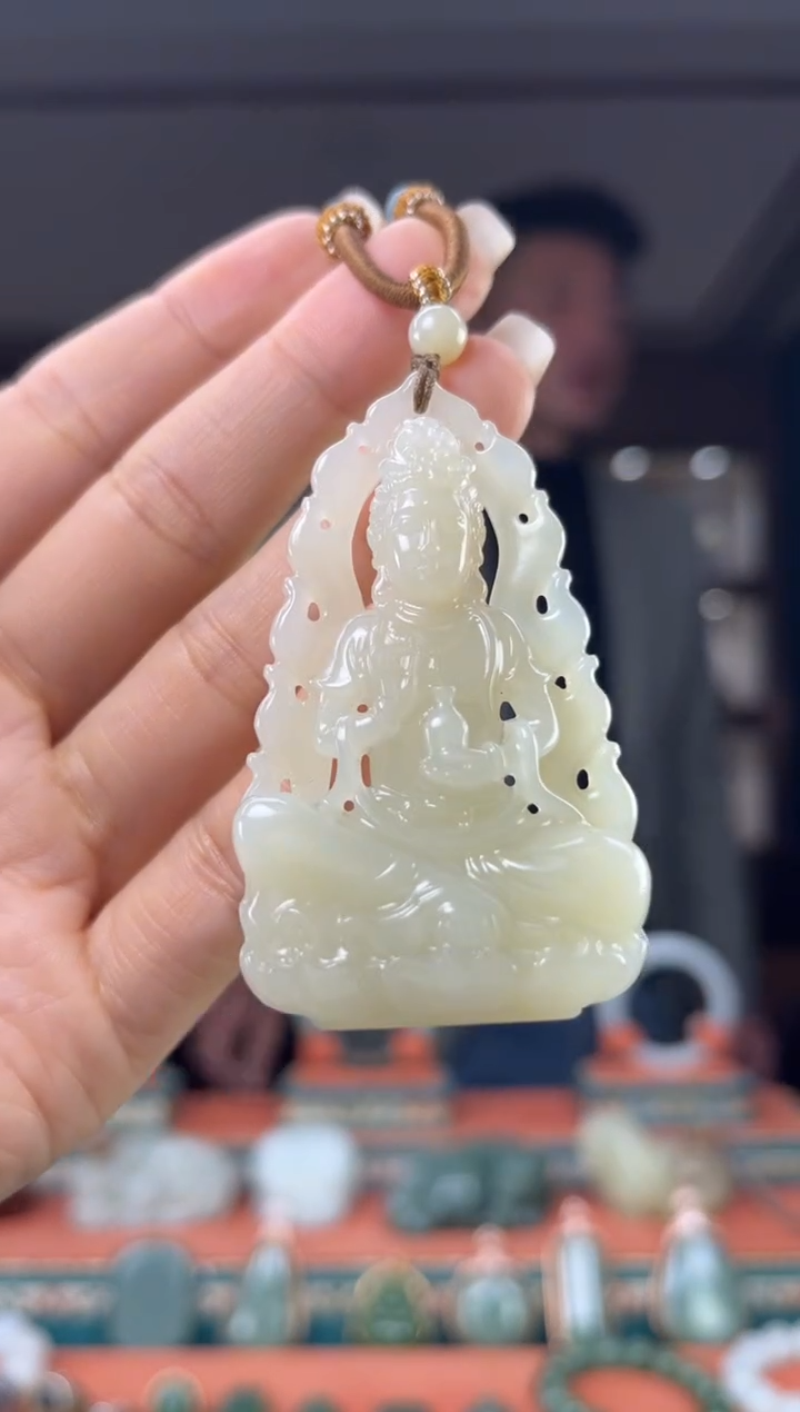 颈饰未镶嵌和田玉佩佩