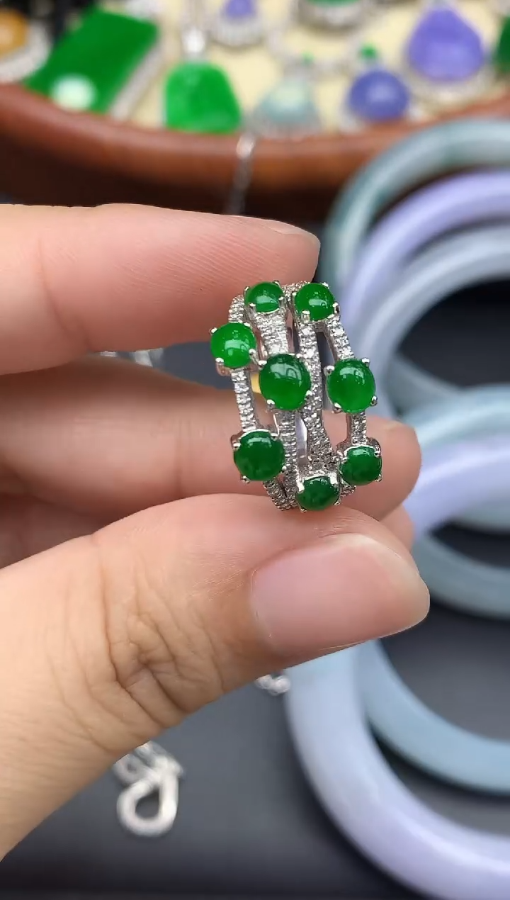 18K金镶嵌戒指翡翠689-中国好珍宝