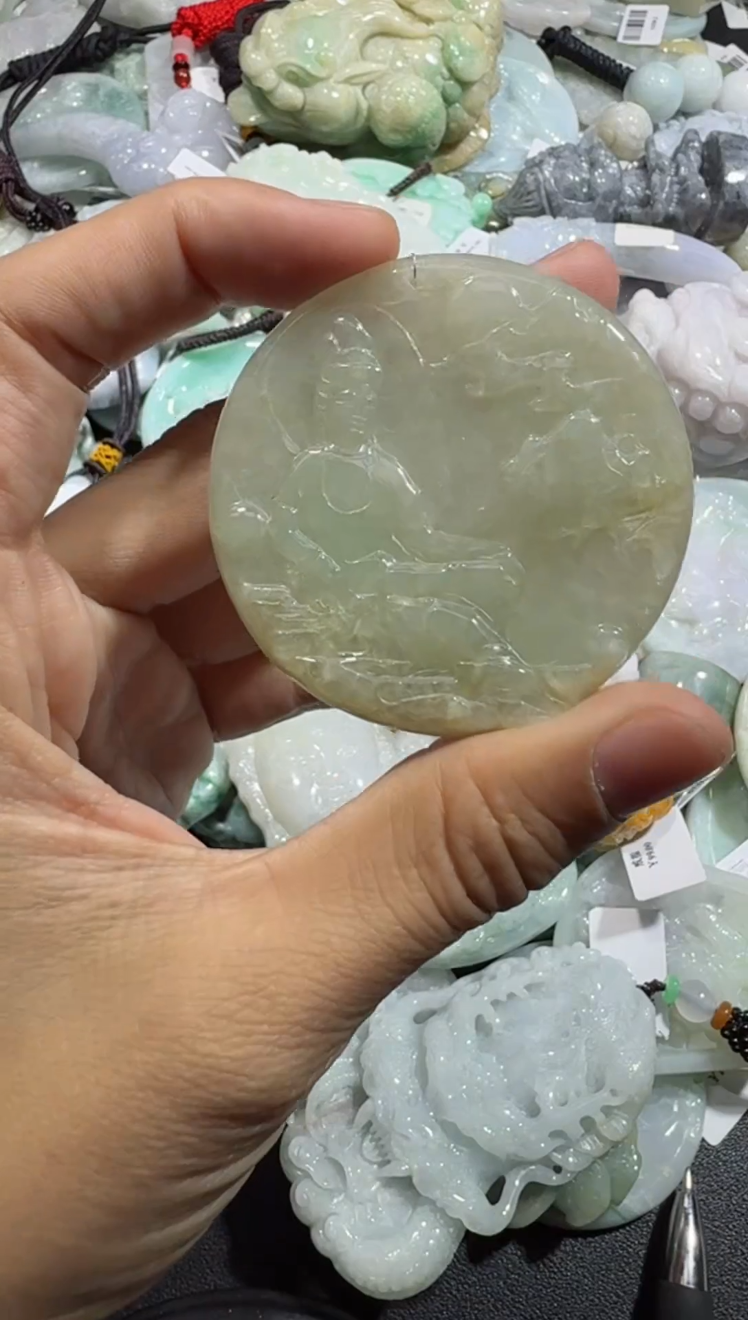 【闪购商品】翡翠颈饰未镶嵌00012311