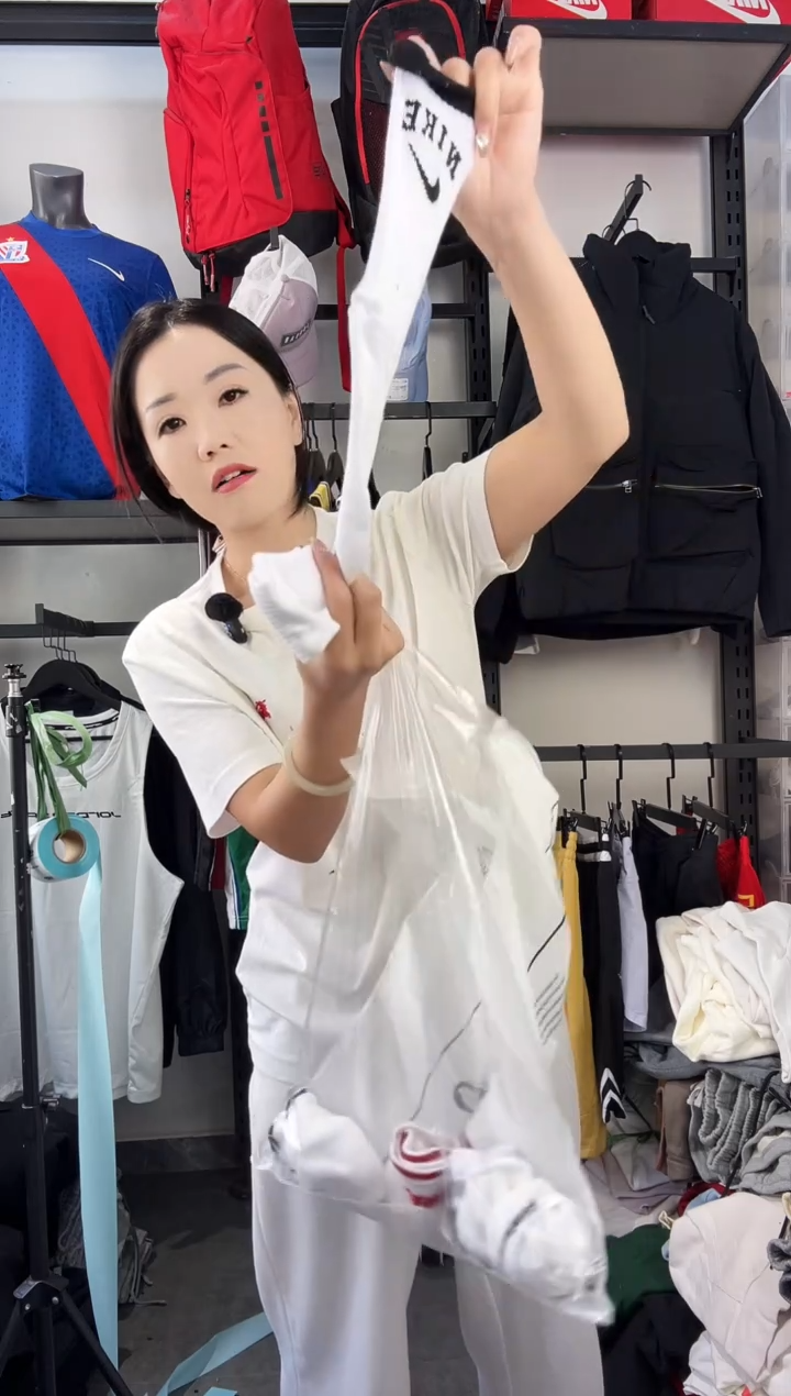 155 闪购编码 运动卫衣裤以直播间过款为准 尺码 瑕疵 介意勿拍