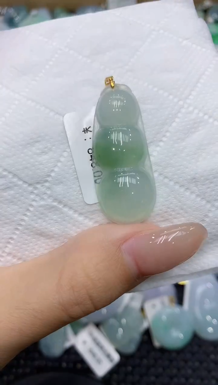 翡翠18K金镶嵌颈饰111111111111