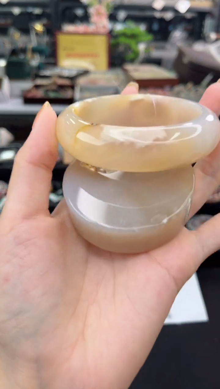 【闪购商品】石英质玉手镯未镶嵌59圈口（赠品镯心）1600158