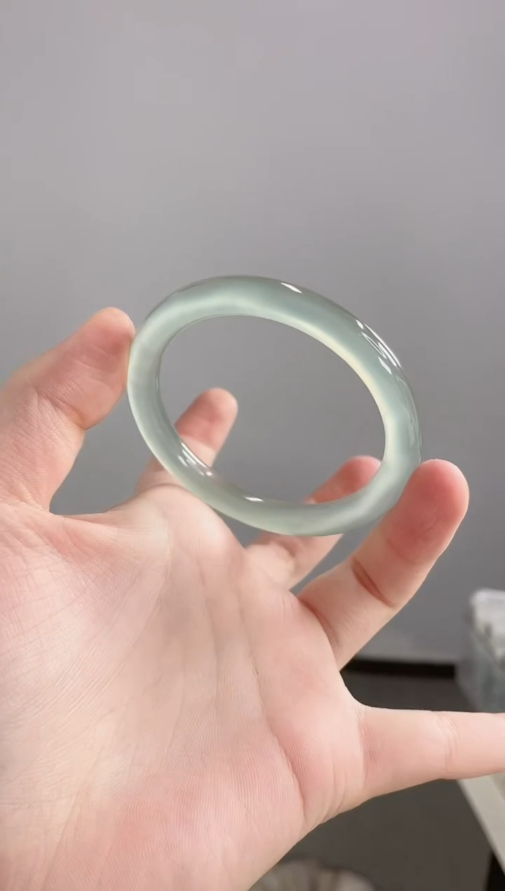 玛瑙/玉髓手镯未镶嵌56圈