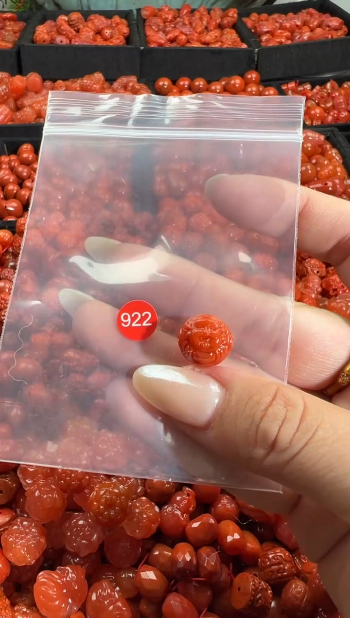 颈饰未镶嵌南红玛瑙1