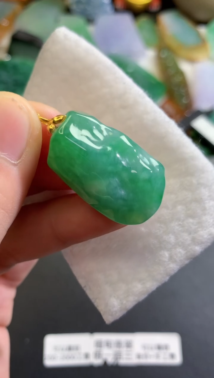翡翠未镶嵌吊坠(不含链)347