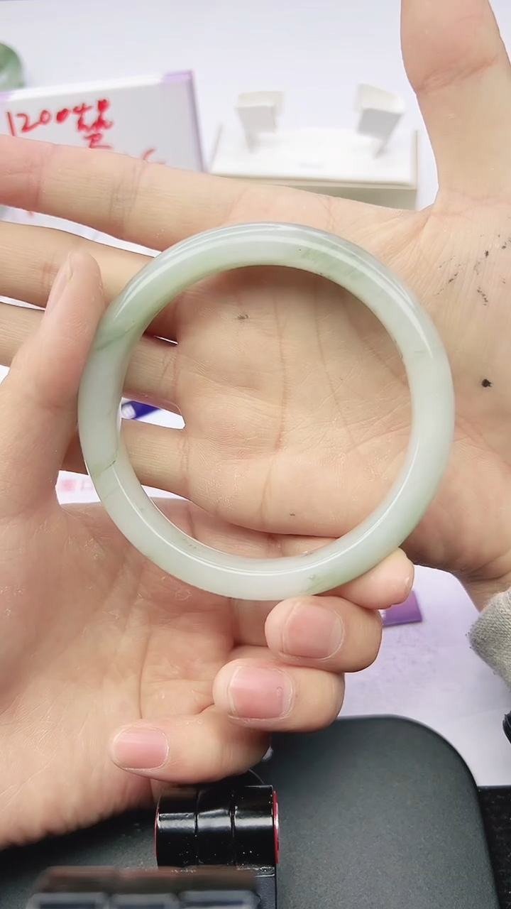 未镶嵌手镯石英质玉137-64/65