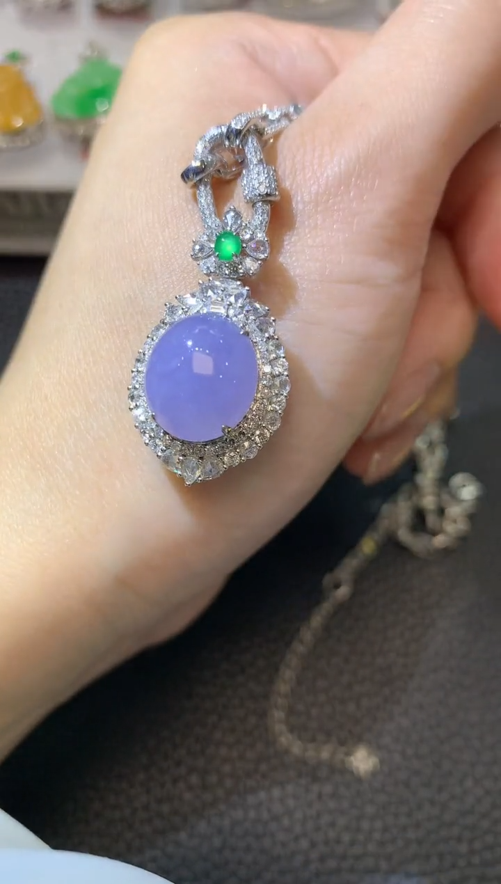 【闪购商品】翡翠吊坠(不含链)18K金镶嵌E4翡翠