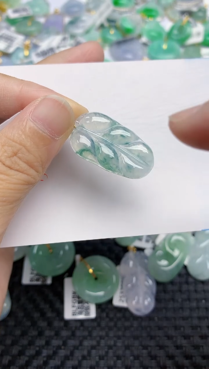 翡翠18K金镶嵌颈饰天然A货翡翠