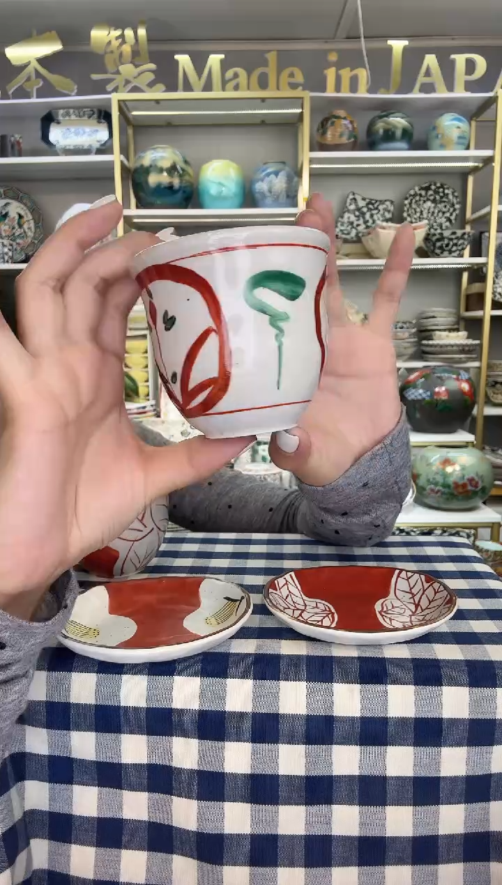 瓷杯子手握杯一只装