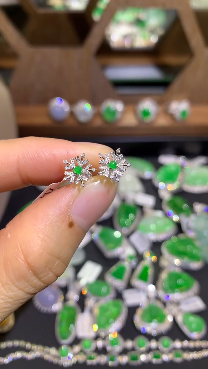 【闪购商品】翡翠耳坠18K金镶嵌耳钉