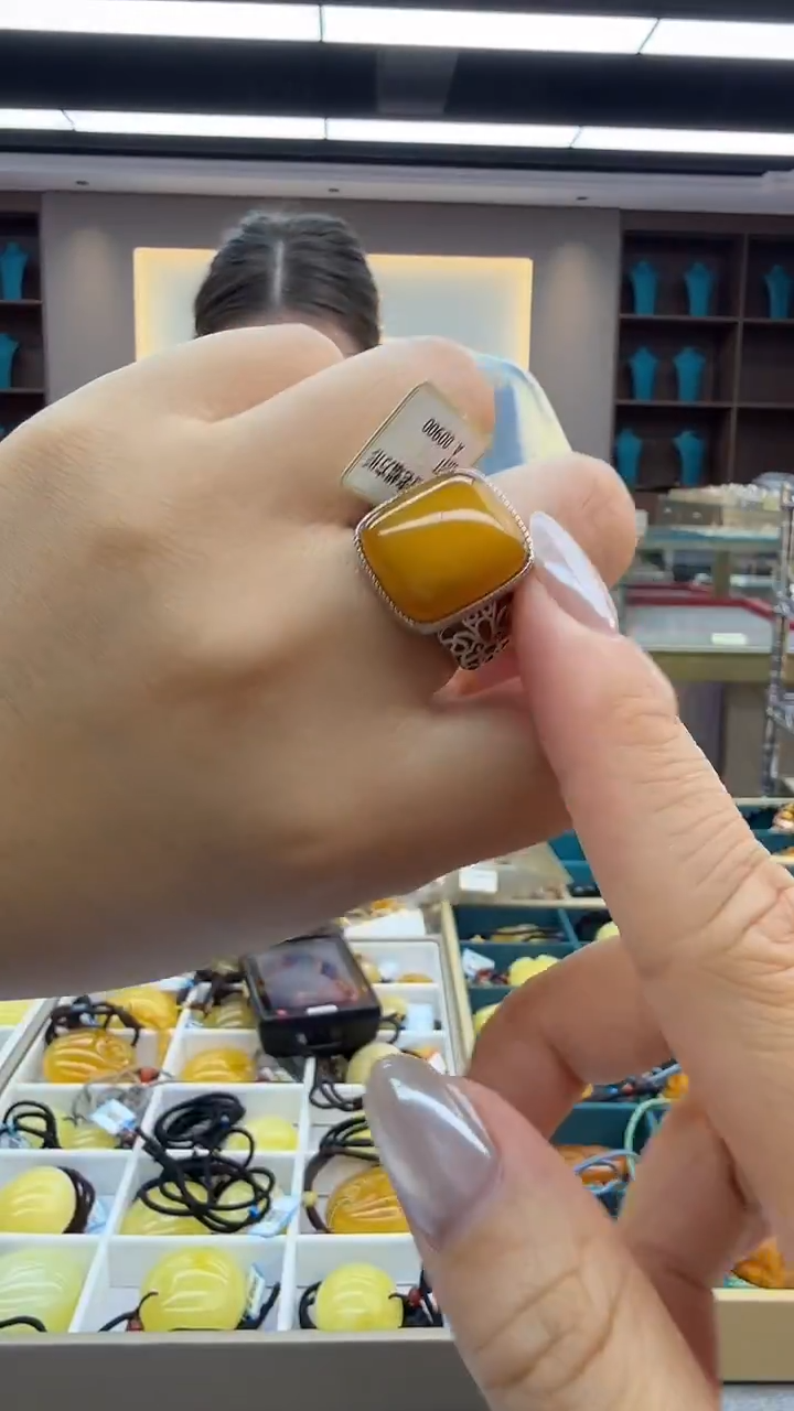 未镶嵌琥珀戒指77秒拍号 假一罚三 