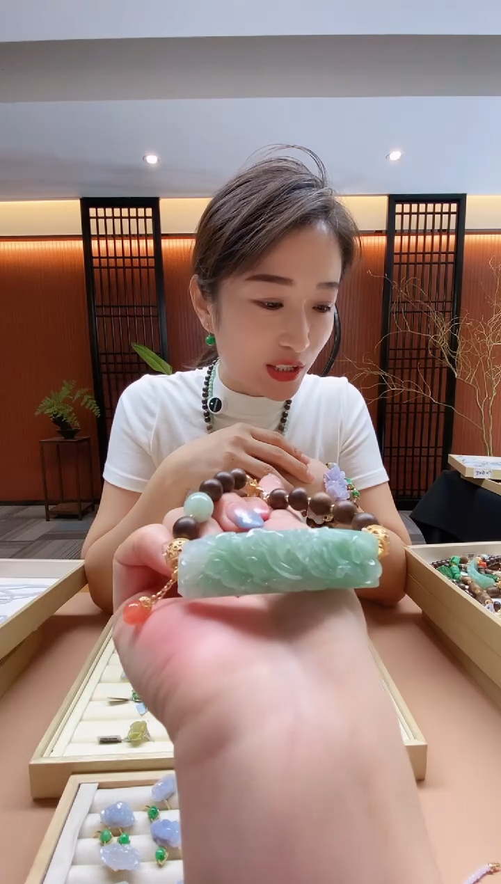 颈饰未镶嵌翡翠翡翠手牌