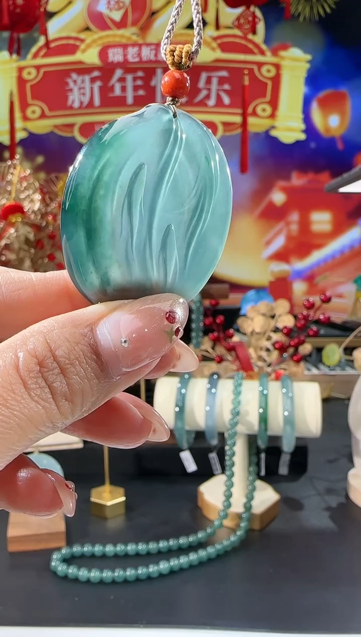 【闪购商品】翡翠项链未镶嵌力争上游