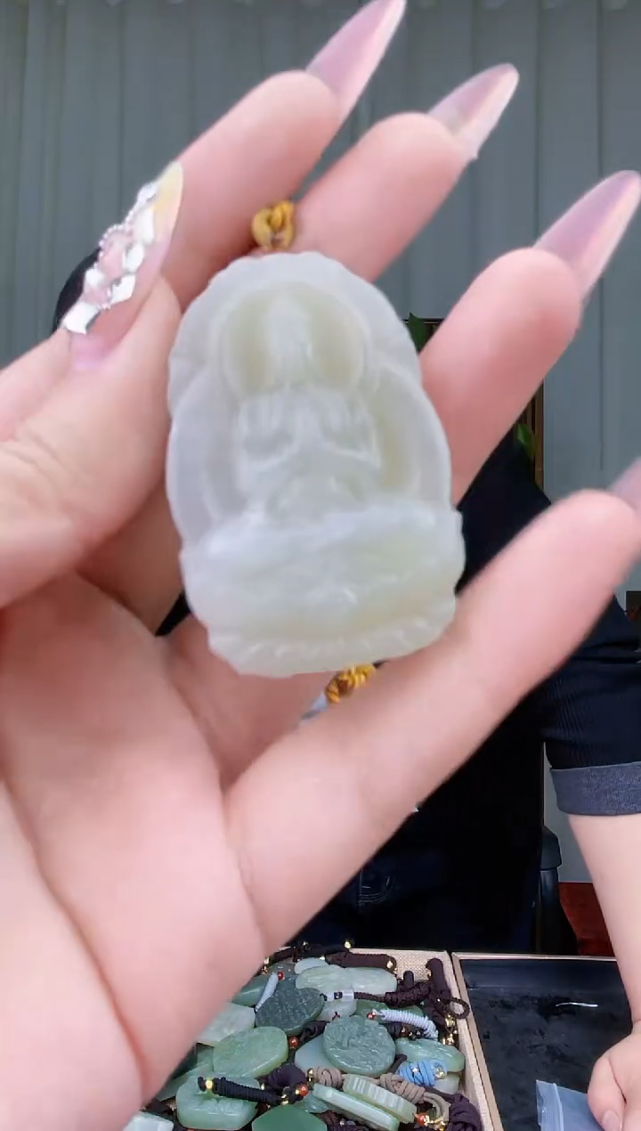 【闪购商品】和田玉挂件未镶嵌拍一发一，多样性发货！