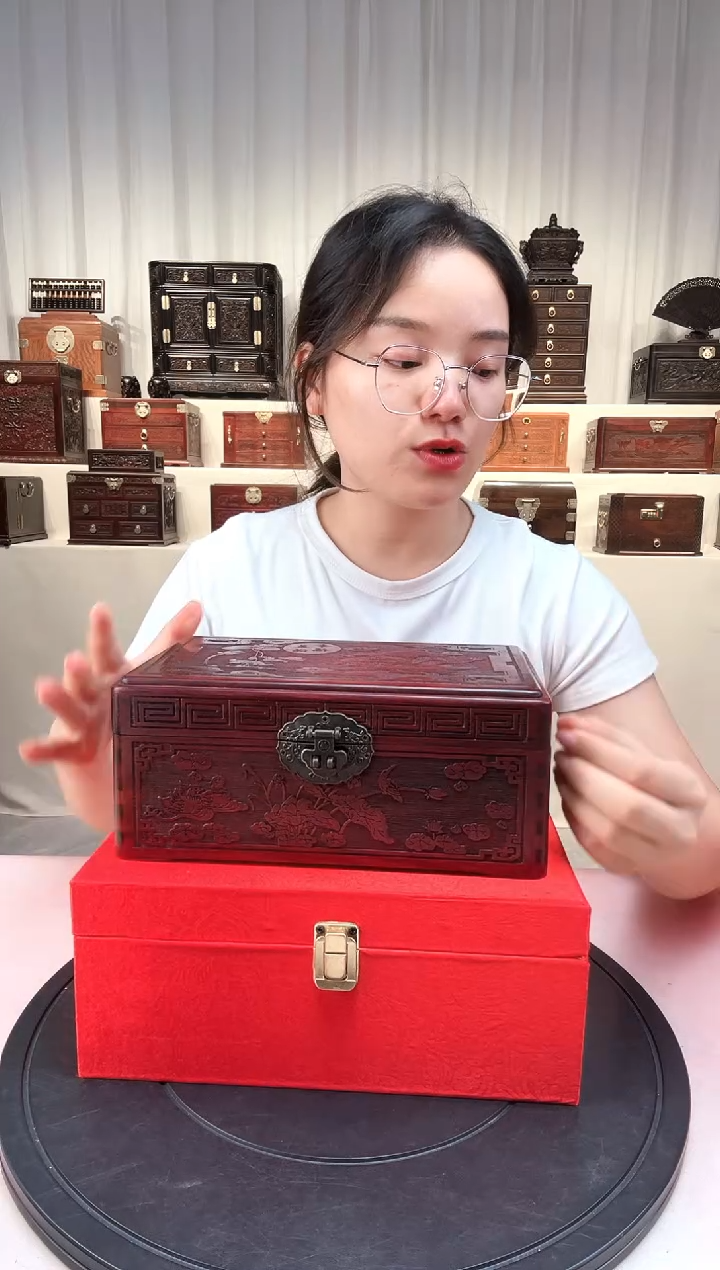 紫檀木类成套家具幸福美满