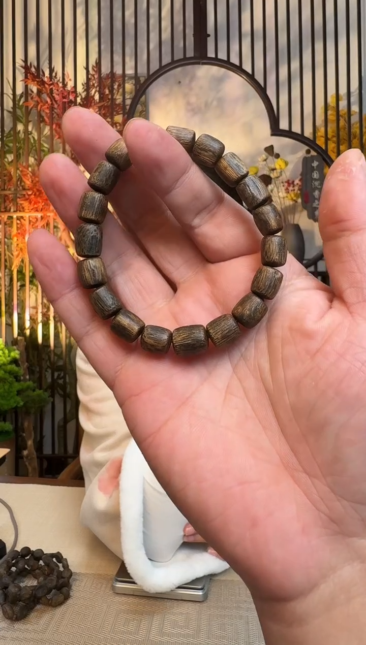 【闪购商品】沉香手串母树沉水多样性发一条11克