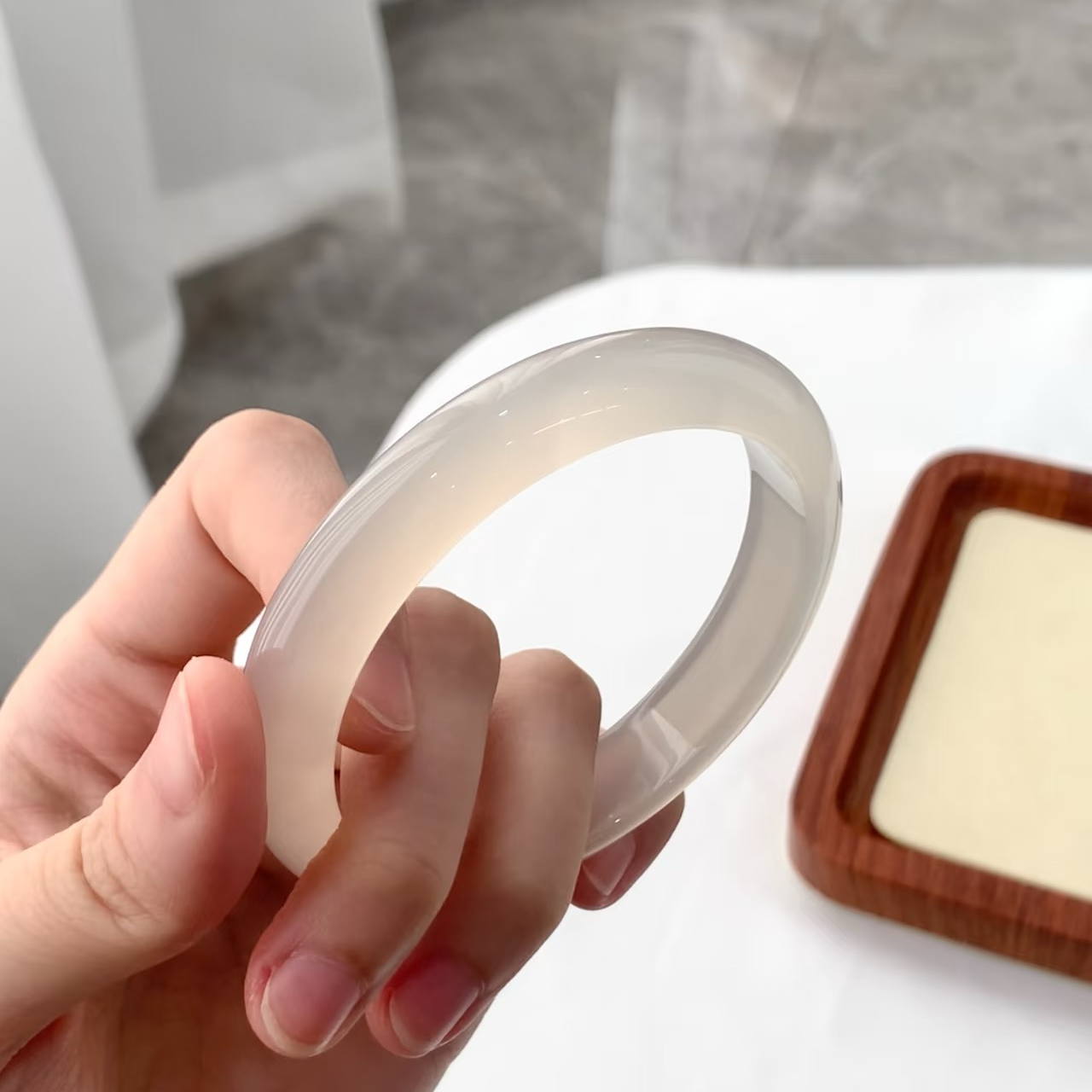 高冰纯天然玛瑙白月光冰种玉髓手镯荔枝冻镯子