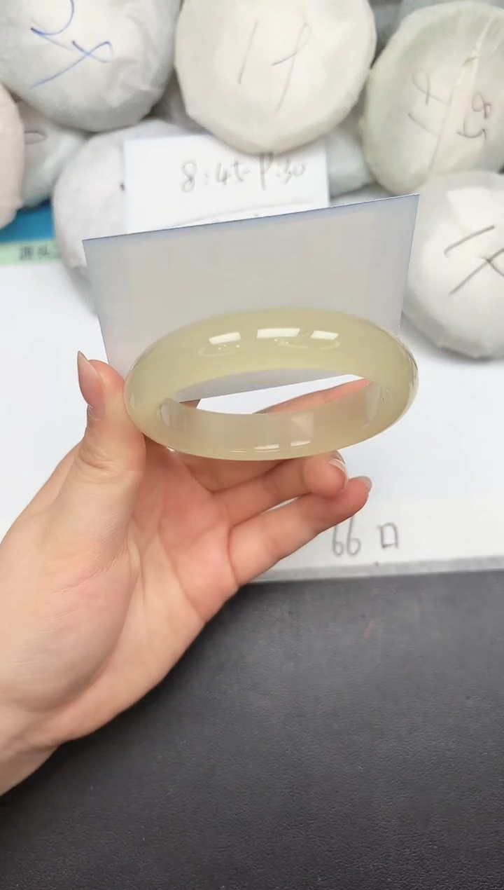 未镶嵌手镯石英质玉A94/58.3