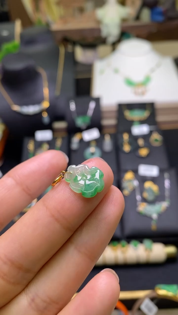 【闪购商品】翡翠颈饰18K金镶嵌净货16133