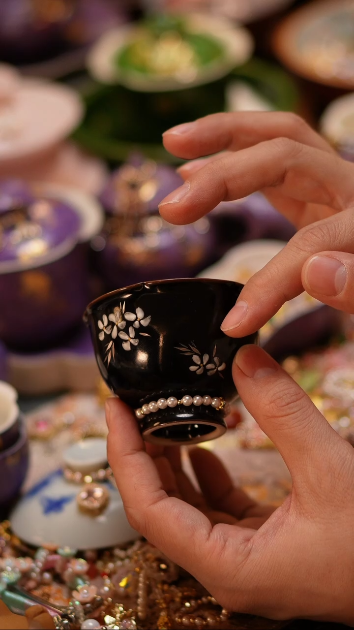 【闪购商品】酱釉小石榴杯+链子