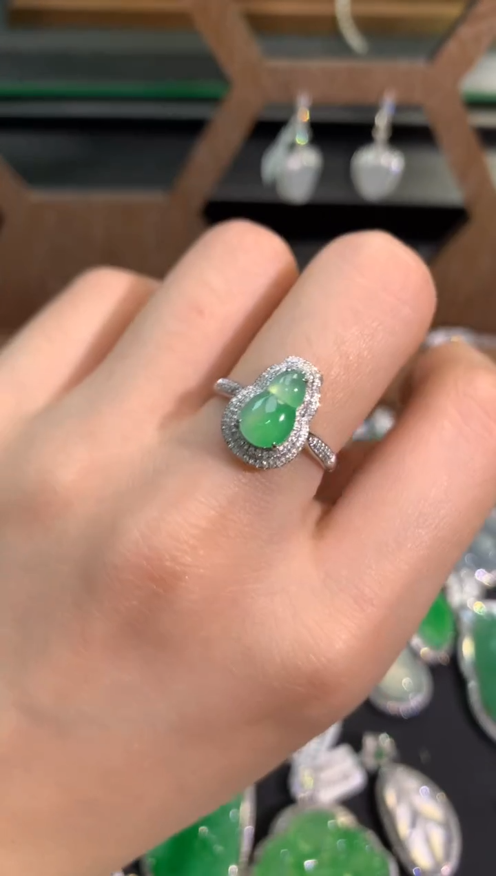 【闪购商品】翡翠吊坠(不含链)18K金镶嵌戒指