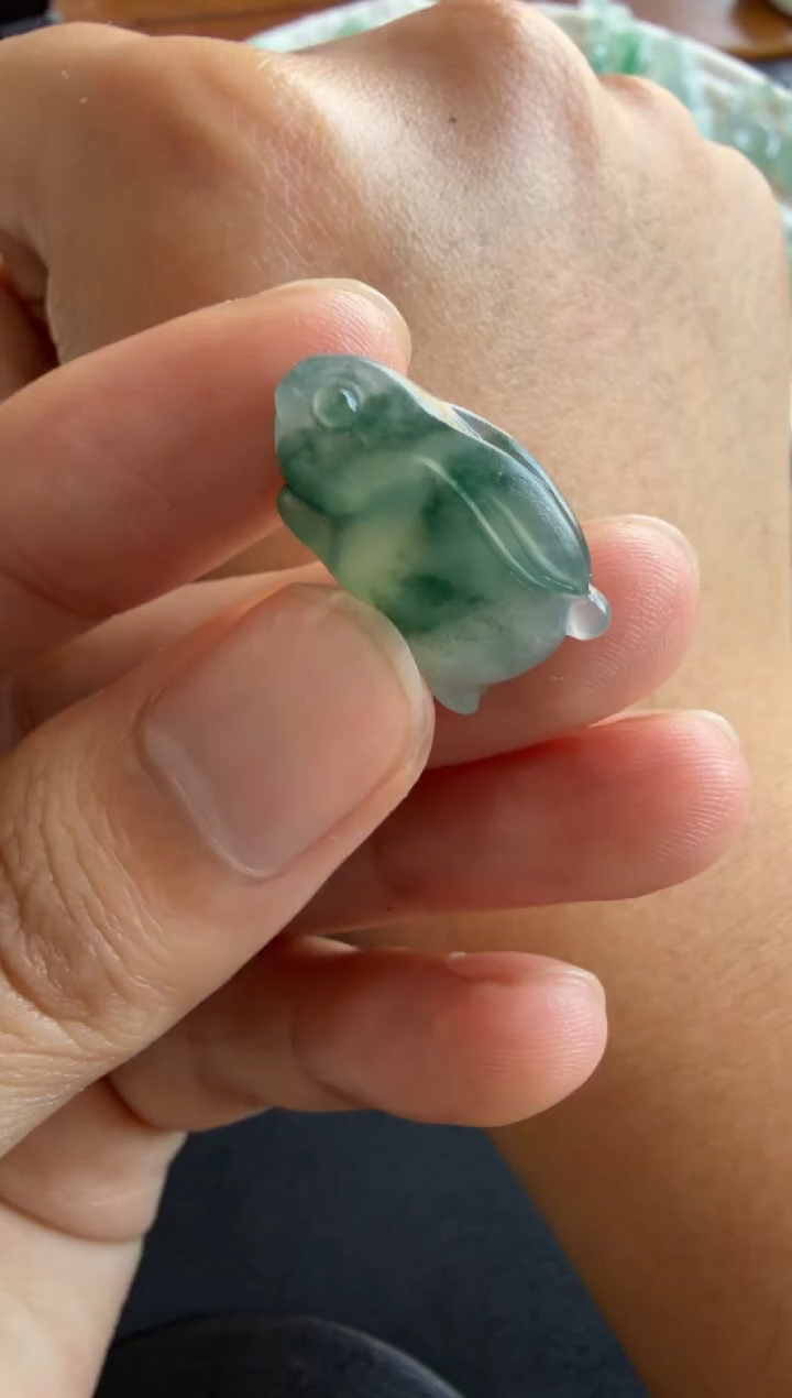 未镶嵌定制翡翠兔子