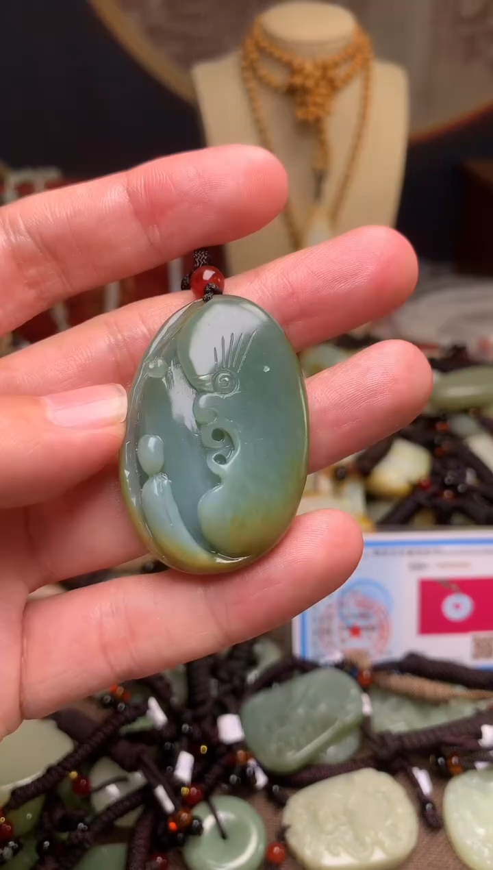 颈饰未镶嵌和田玉新疆料青海料清水和田玉吊坠