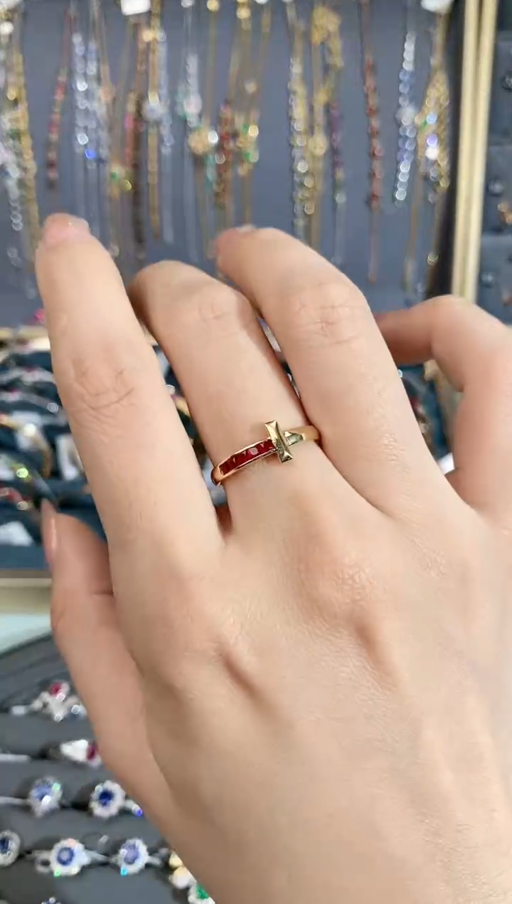 【闪购商品】红宝石颈饰18K金镶嵌戒指