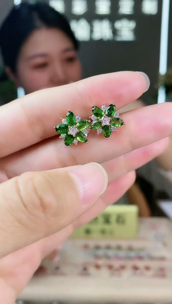 【闪购商品】透辉石耳饰银S925镶嵌耳饰