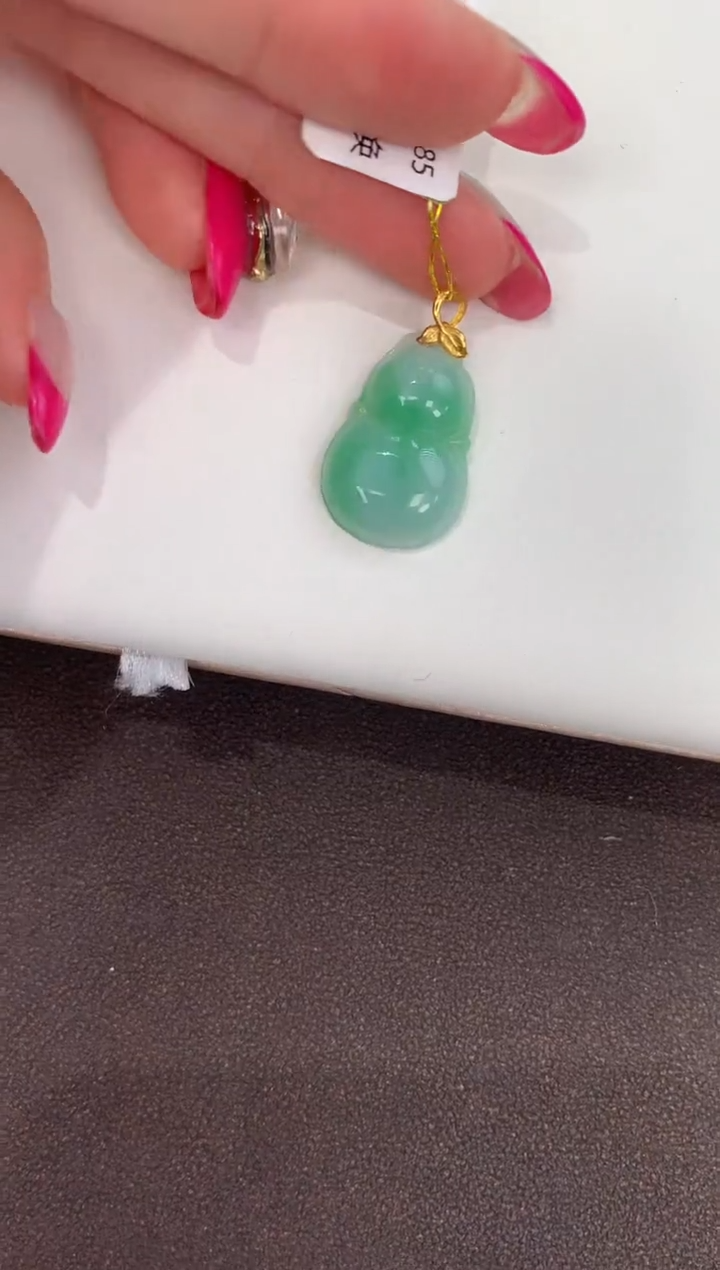 颈饰18K金镶嵌翡翠天然缅甸a货翡翠