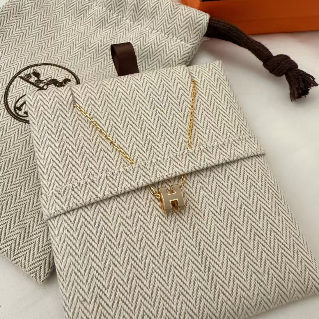 99新 Hermes/爱马仕 青奢荟/H迷你灰黄金色项链///89325