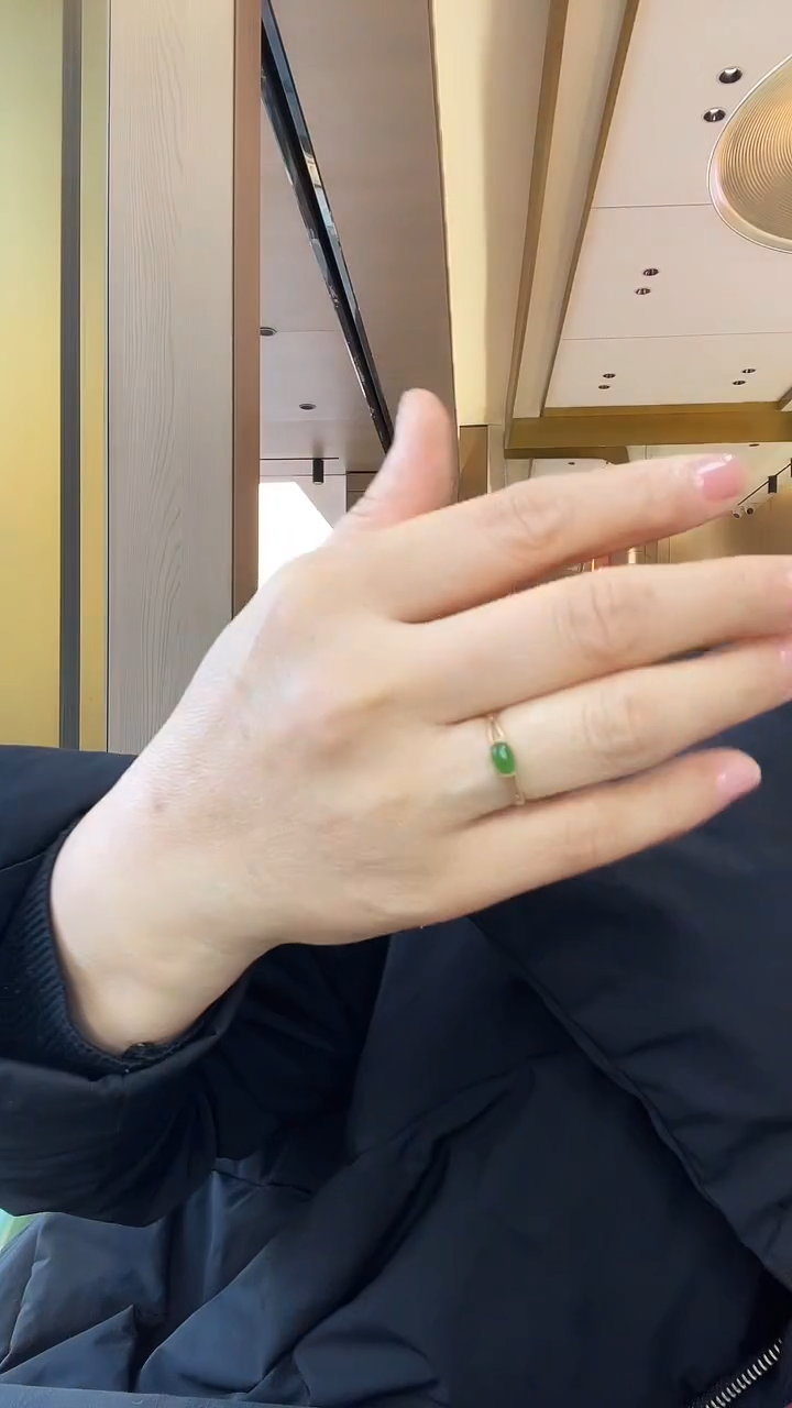 【闪购商品】和田玉戒指18K金镶嵌苹果绿戒指