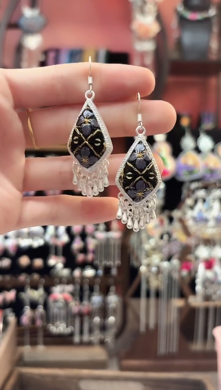 织绣 云织谣民族风精美饰品   229