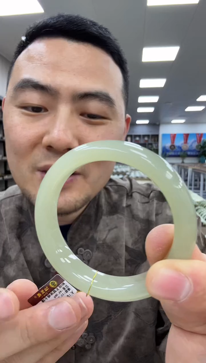 【闪购商品】和田玉手镯未镶嵌53  289