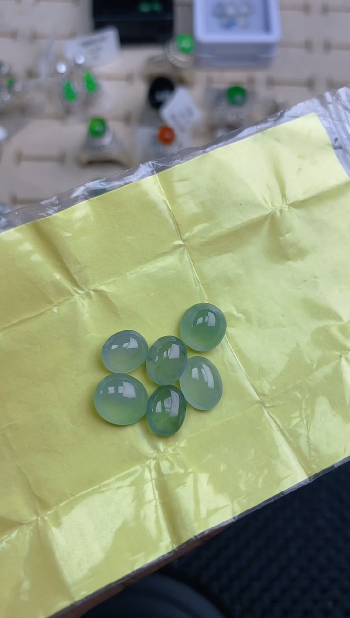 定制翡翠未镶嵌天然翡翠蛋面104