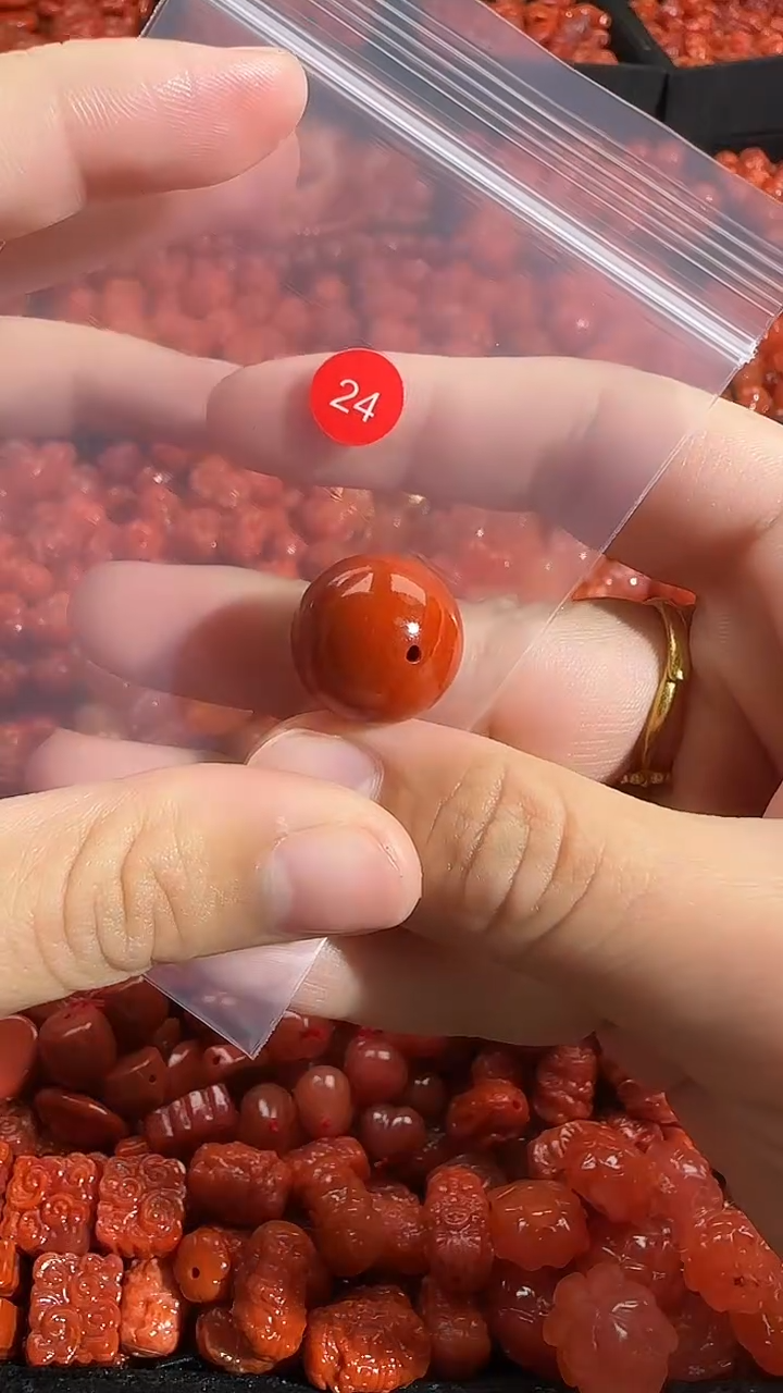 颈饰未镶嵌南红玛瑙1