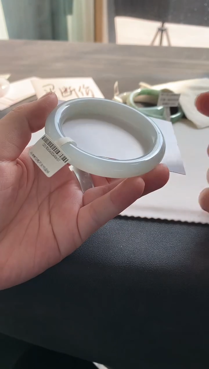 【闪购商品】翡翠手镯未镶嵌55.7圆条A5657买断