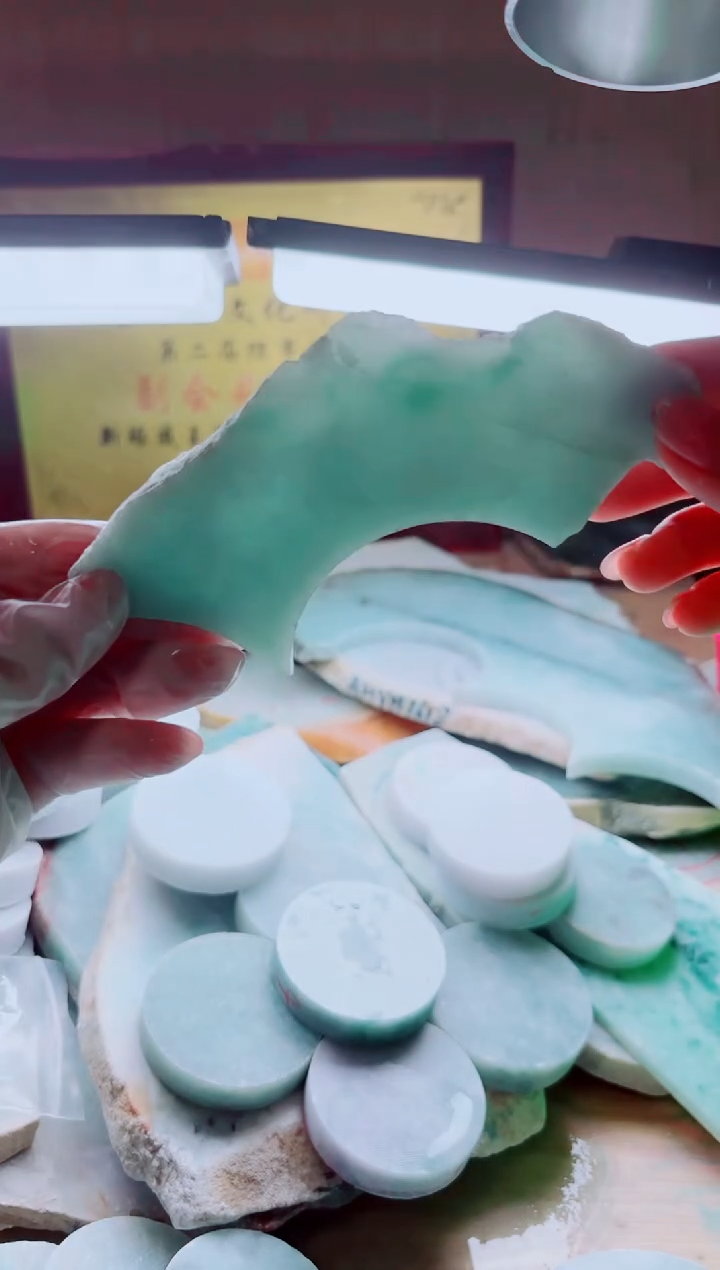 翡翠未镶嵌颈饰A货曹星890