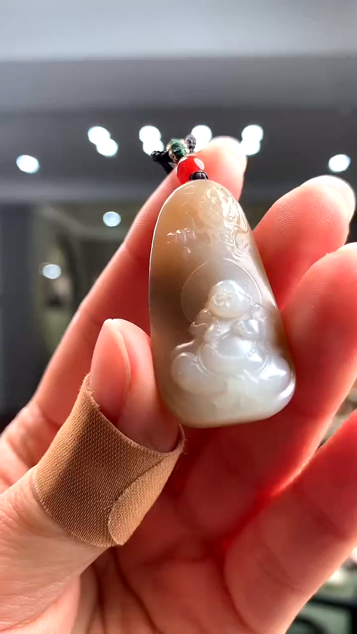 颈饰未镶嵌和田玉挂件